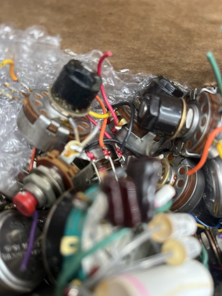 Misc Electronics (UNTESTED) INCLUDES ALLEN BRADLEY TYPE J potentiometer