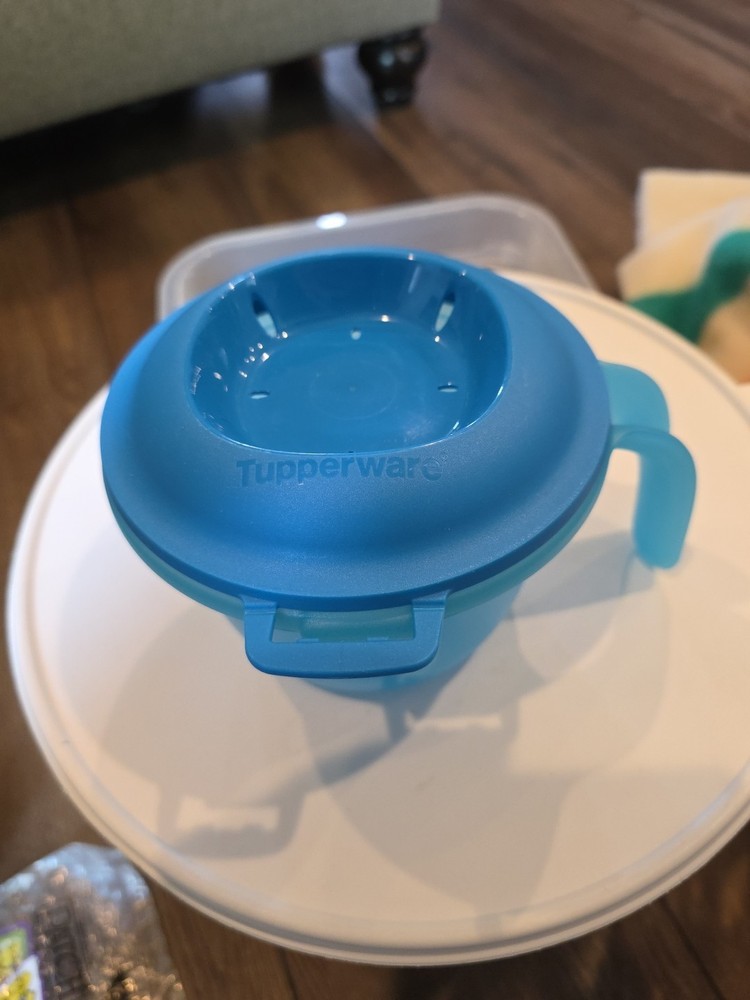 Tupperware 2012 Blue Individual Microwave 2.3 Cup (550 ml) Rice Maker