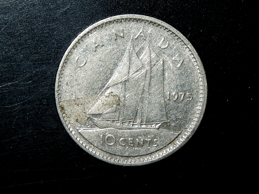 CANADA 1975 10 CENTS COIN #2