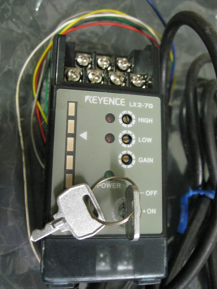 Keyence LX2-70 Beam Sensor Amplifier W/Key
