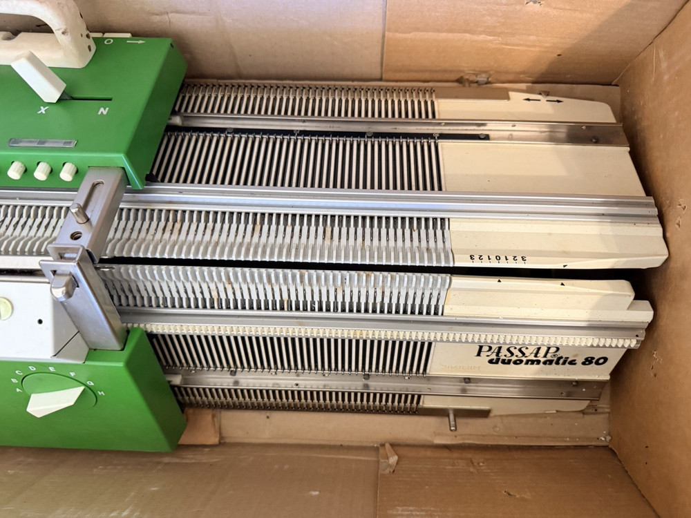 Passap Duomatic 80 Knitting Machine