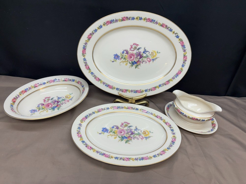 Castleton "CASTLETON MANOR" USA ~ 4 Piece Serving Set: Platters,  Bowl, Gravy