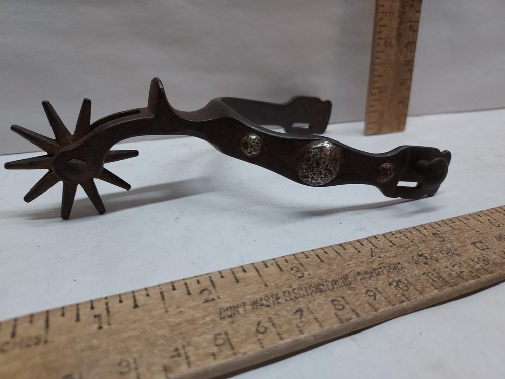 single Spur - RIGHT - Fixed Button - Chap Guard - star marked - listing #506254