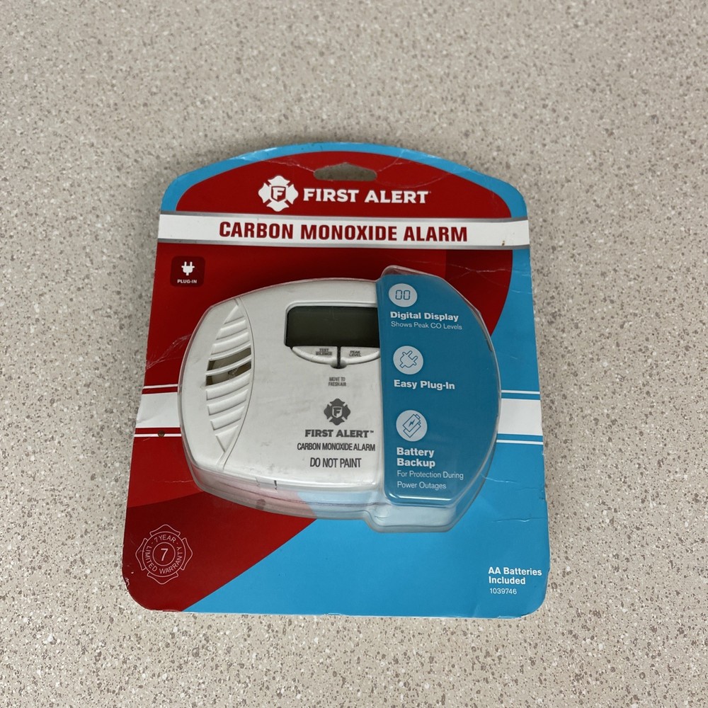 First Alert Carbon Monoxide Detector with Digital Display