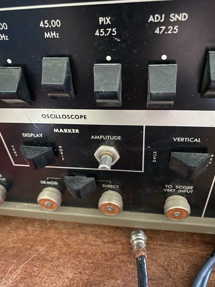 B&K Precision Model 415 Solid State Sweep/Marker Generator With Cords Untested