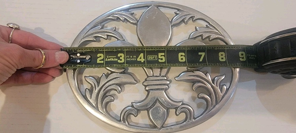 Fluer de lis silver trivet