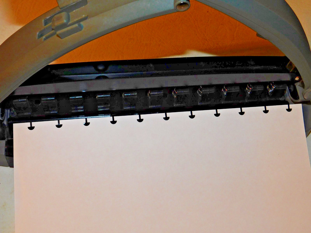 Staples ARC 11-Hole Desktop Paper Punch for DiscBound Notebook System, Used