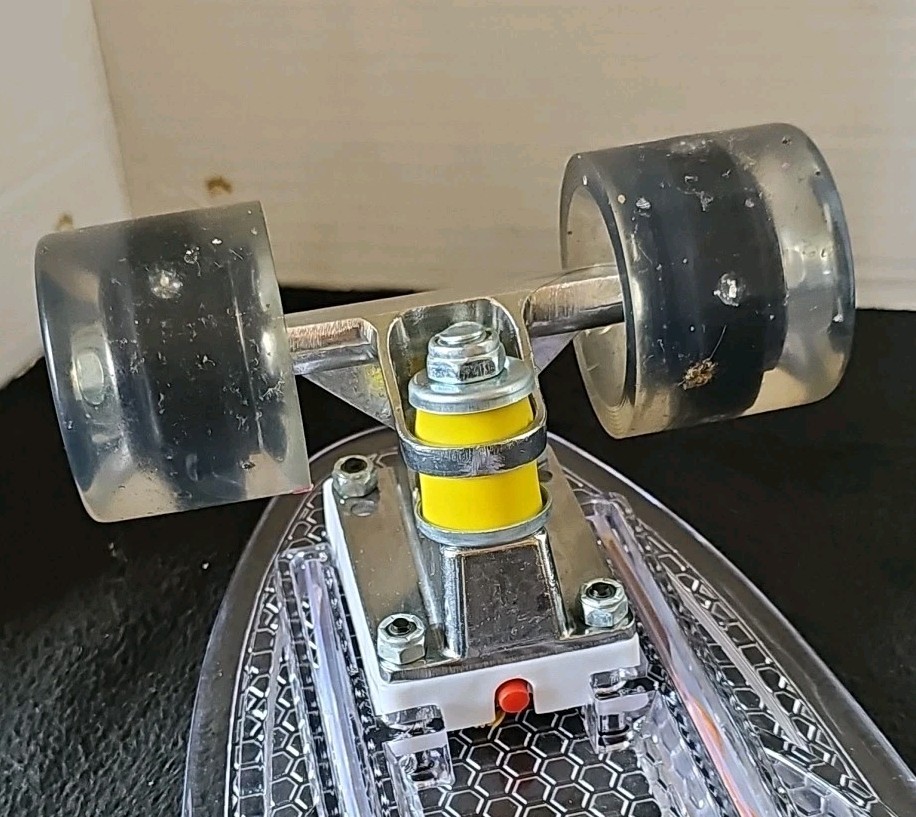 Cipton LED 12 Mode Light Up Deck Motion Activated LED Wheels Skateboard Works.