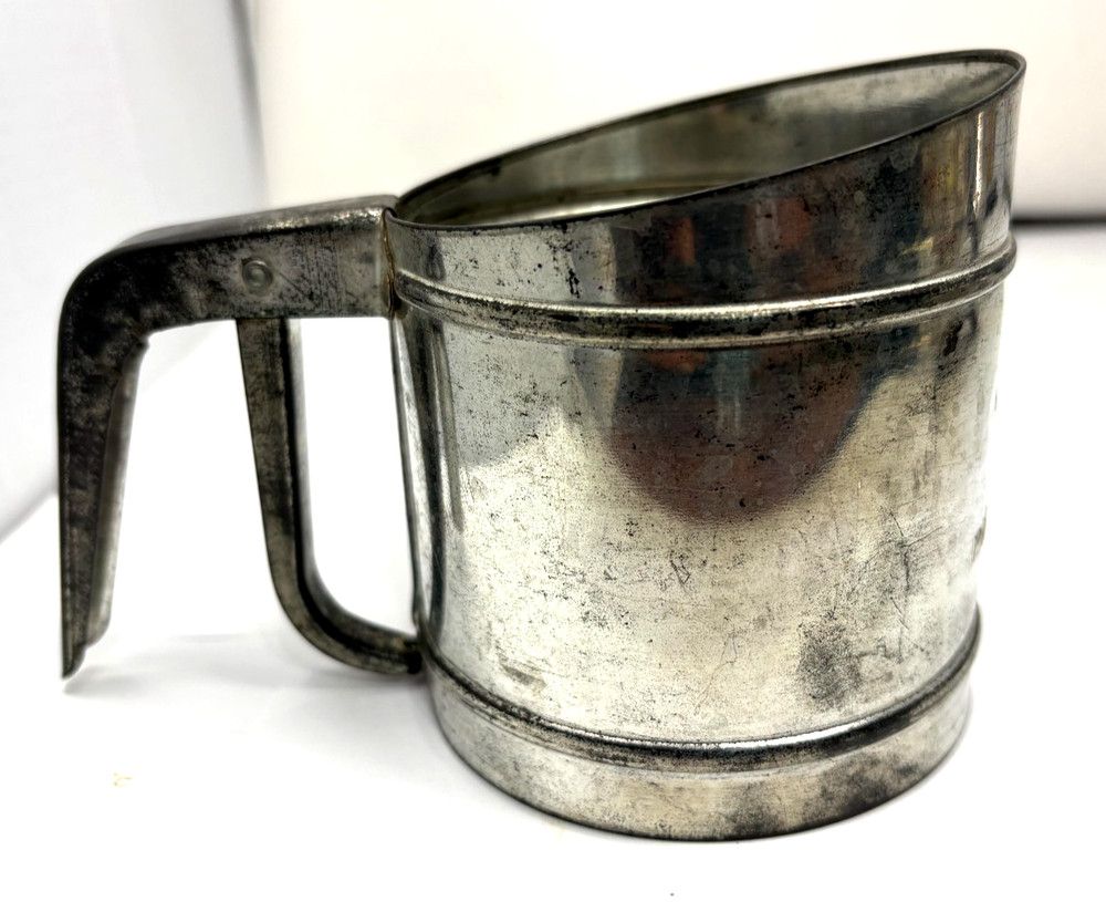 VINTAGE FOLEY FLOWER SIFTER