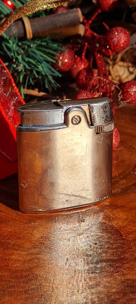 Gold Plated RONSON MILADY GAS LIGHTER .