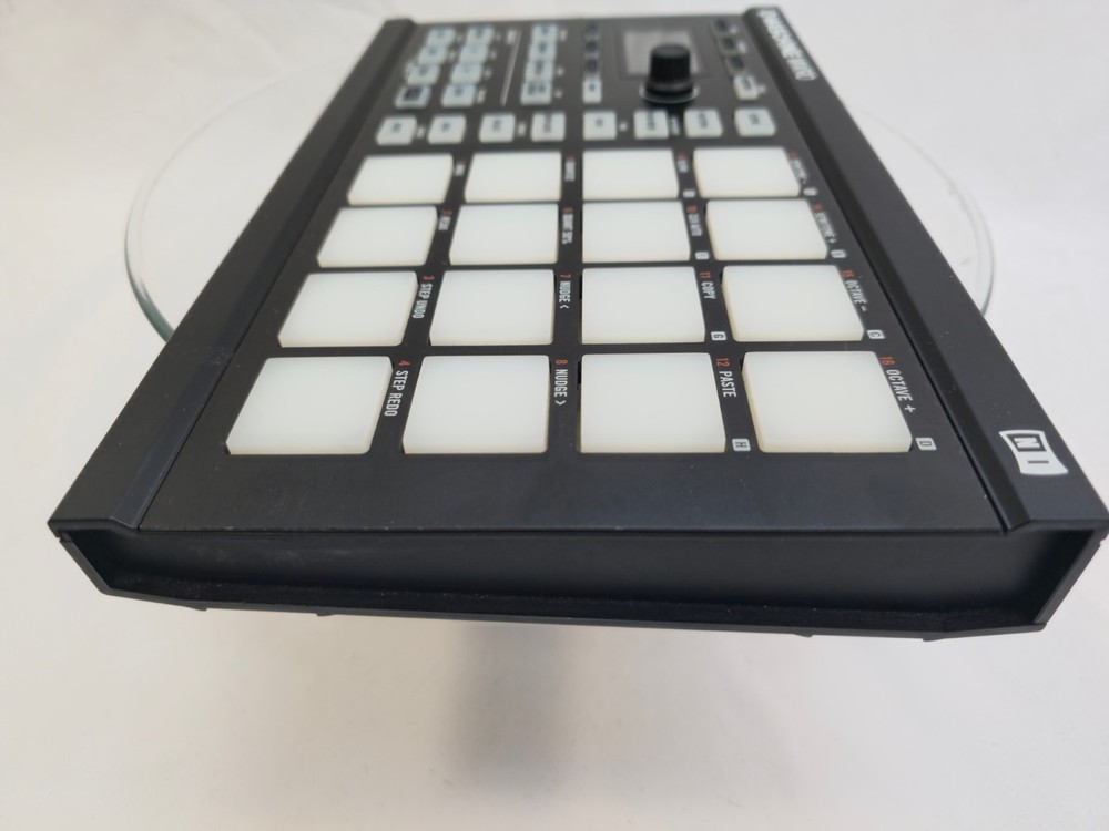Native Instruments Maschine Mikro MK2 Drum Machine Controller