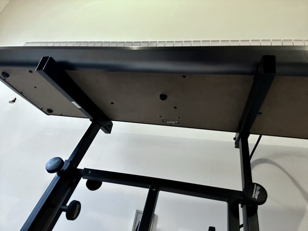 🎹 Korg Kronos Music Workstation Bundle w/ Stand & Case !!!