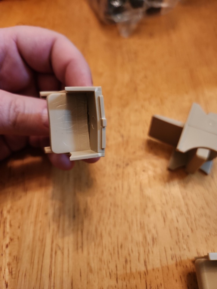 5 Plastic Seats Model Trains 2" x 1" x 1"