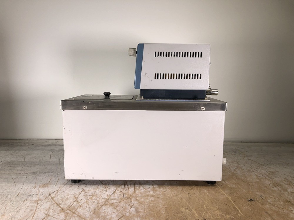 BROOKFIELD TC-102D CIRCULATING BATH WITH DIGITAL CONTROLLER - POWER TESTED ONLY