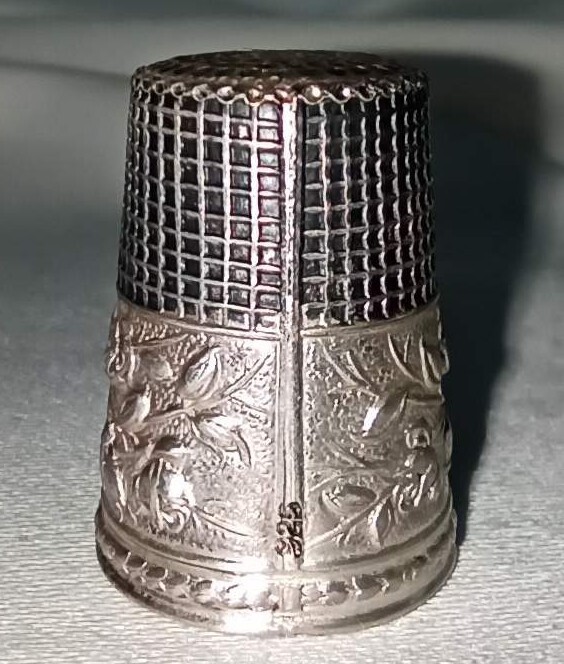 Rare Ladybird silver Thimble