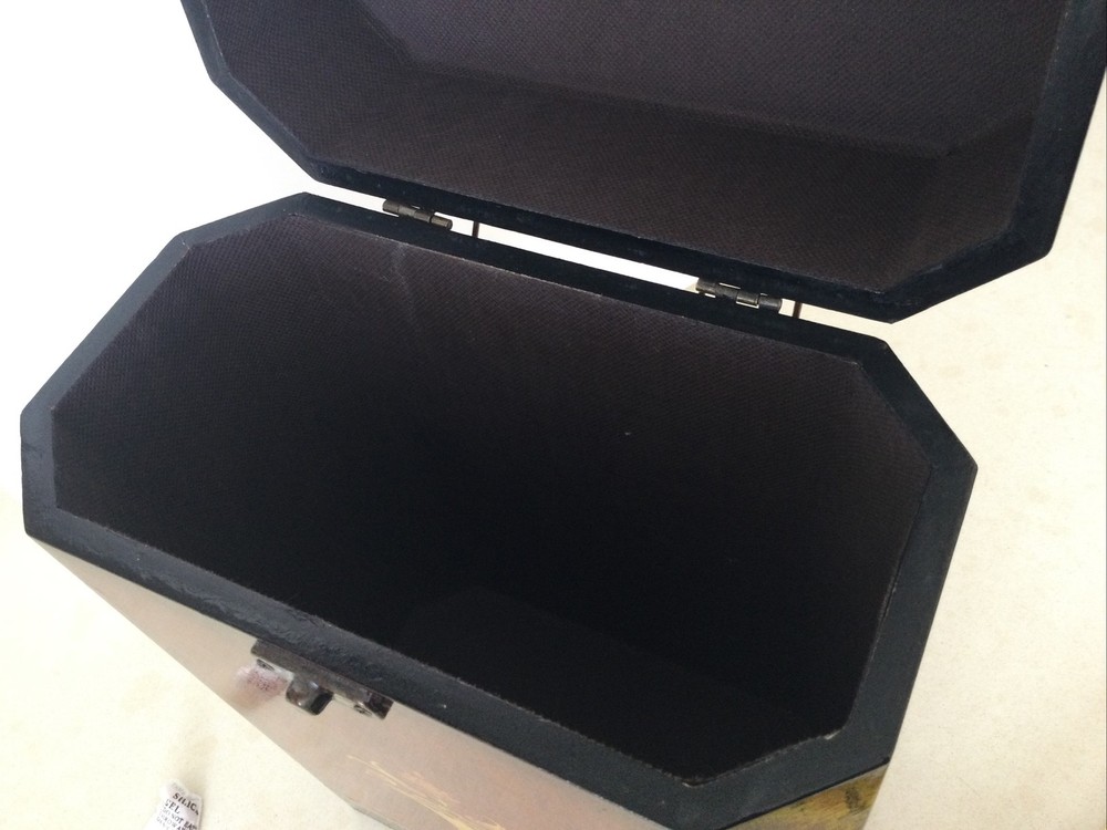 Vintage Wine Box Carrier. Holds Two Bottles.