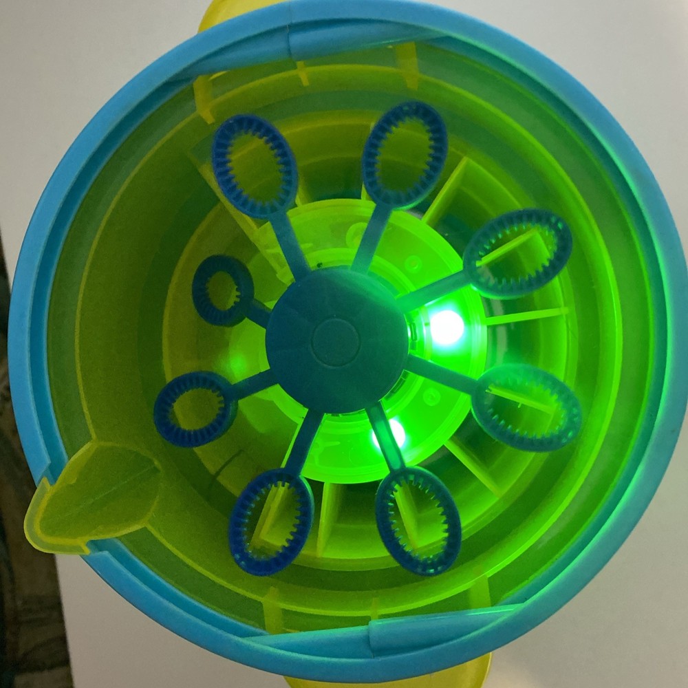 Bubble Fountain, Bubble Blaster Ultimate Blower Battery Operated