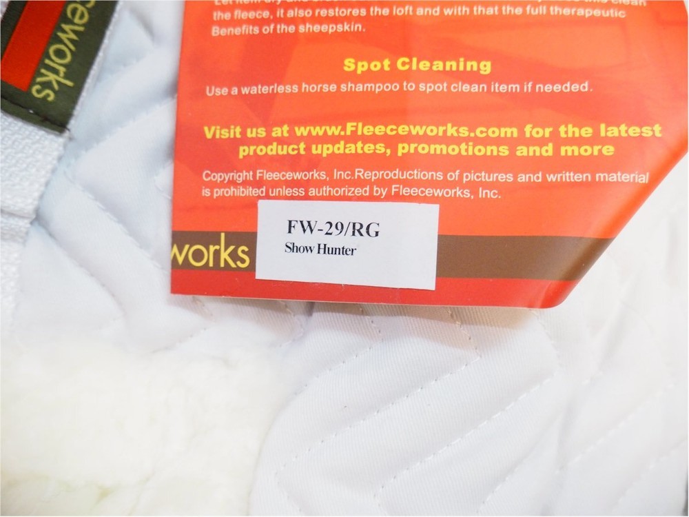 Fleeceworks Sheepskin Show Hunter Pad *SIZE: REGULAR/MEDIUM*