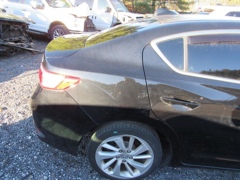 ILX 2017 Glove Box 1009360