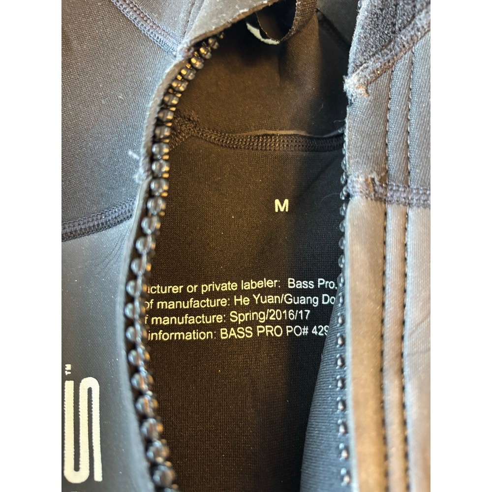 xps youth medium wetsuit