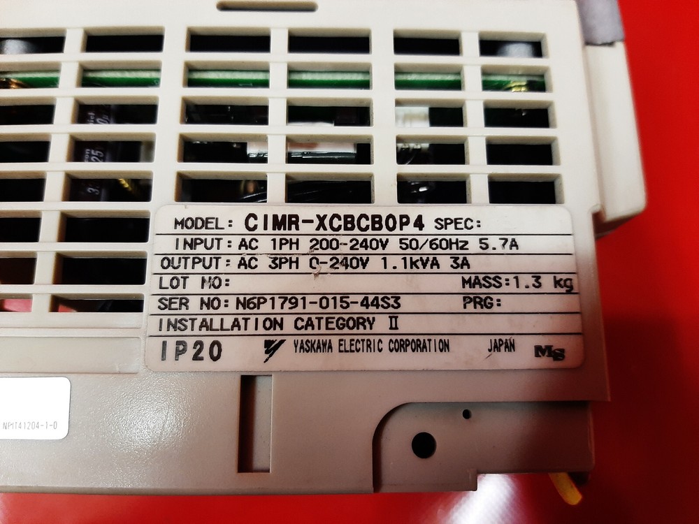YASKAWA CIMR-XCBCB0P4 (1.1KVA)