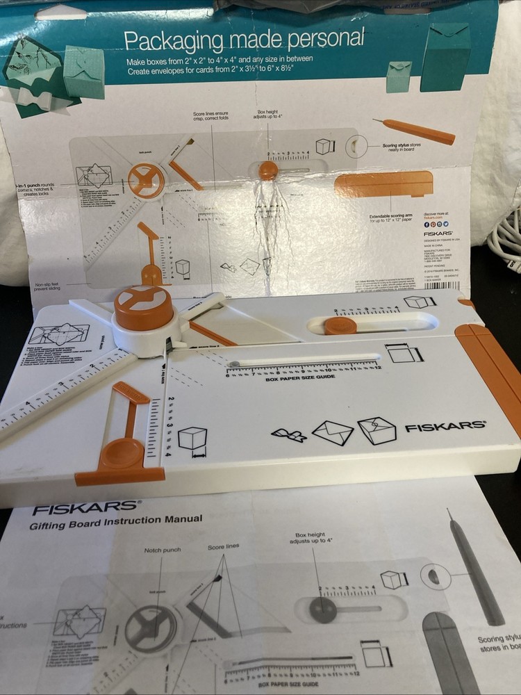 Fiskars Box Maker Gifting Board - Complete - Make your own gift boxes and cards.