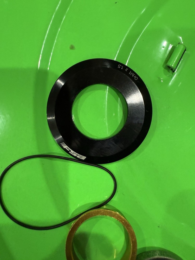 USED CANNONDALE HEADSHOK CONVERSION TO 1-1/8 FORK HEADSET BEARINGS