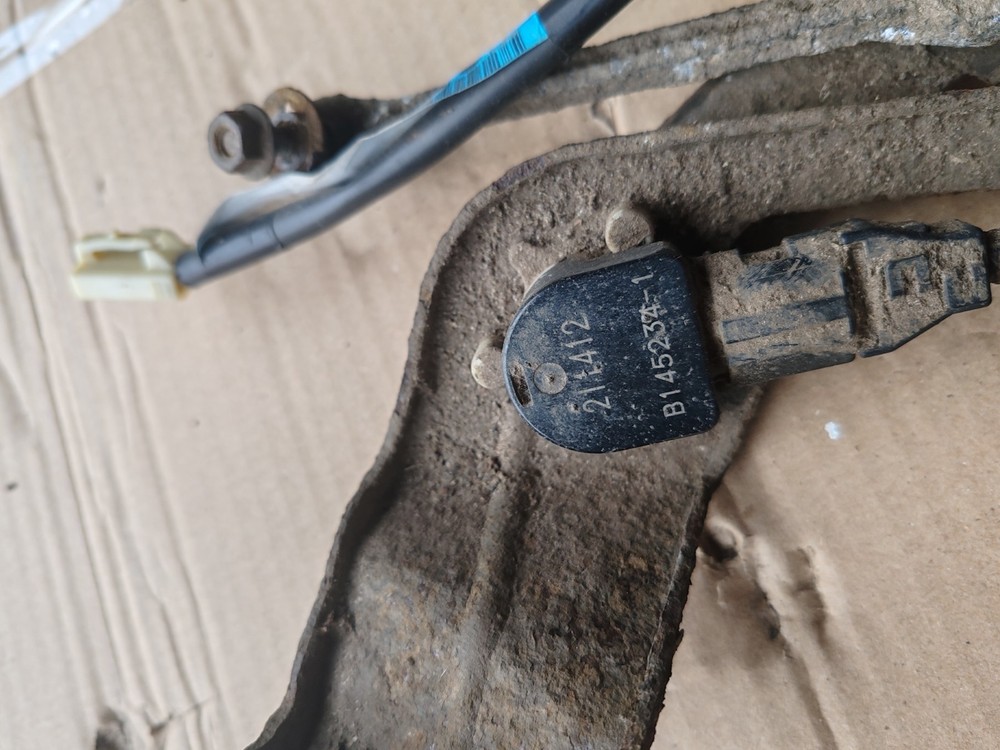 MITSUBISHI OUTLANDER 2013 MK3 REAR HEADLIGHT LEVEL SENSOR