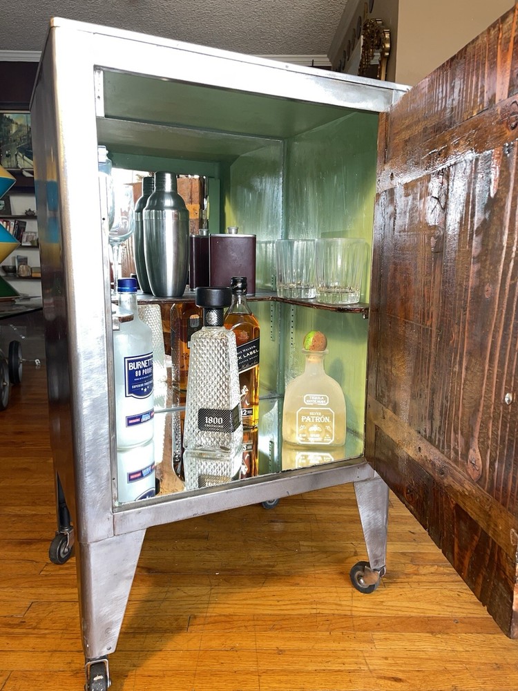 Custom Bar