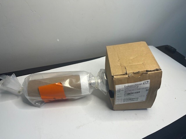 Endress + Hauser Liquiphant M FTL51H-RTE2CC4E5B Level Switch 6" Probe NEW