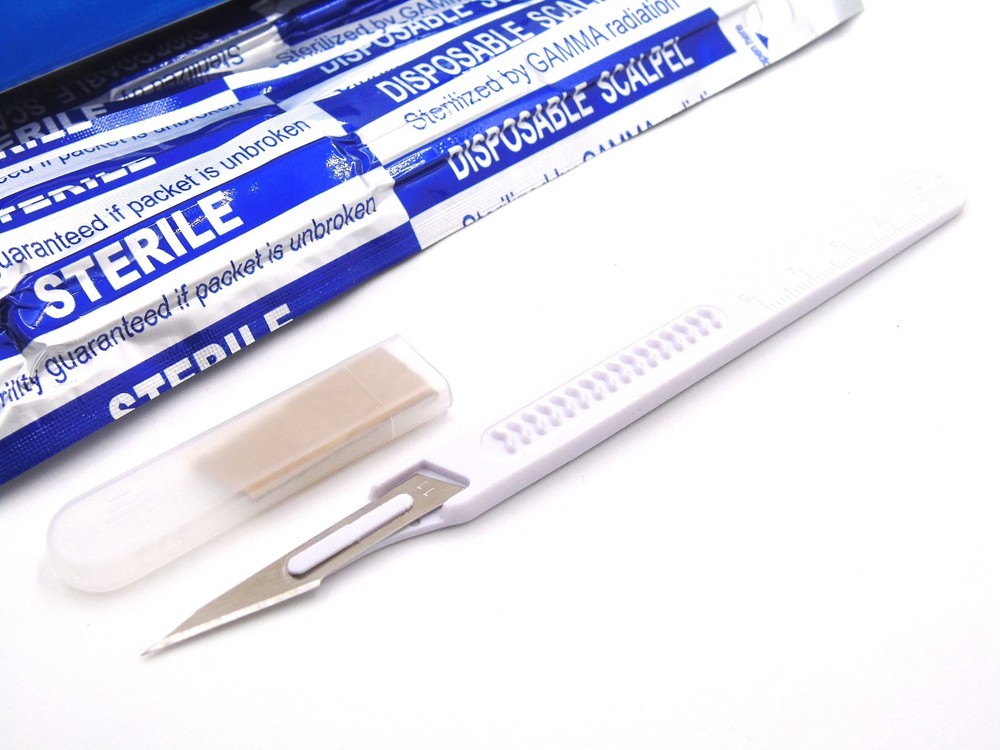 10 Disposable Scalpel #11 Sterile Plastic Handle