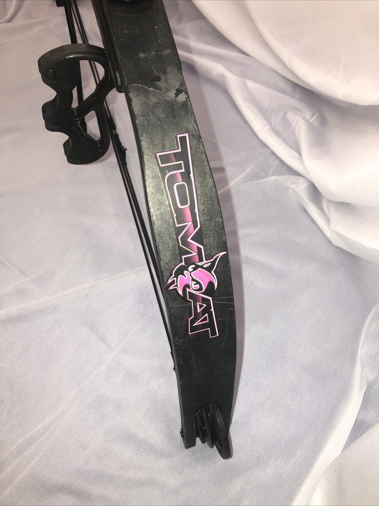 Pre-owned Barnett Archery Tomcat Youth Compound Bow