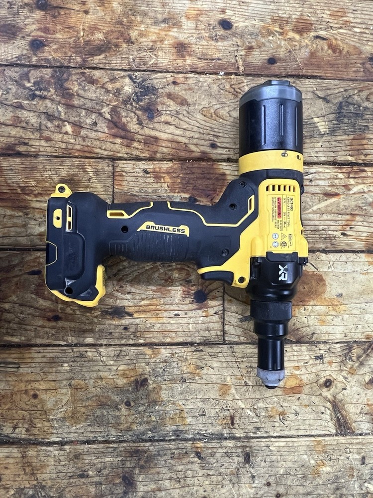 dewalt DCF403 Rivet Tool Set