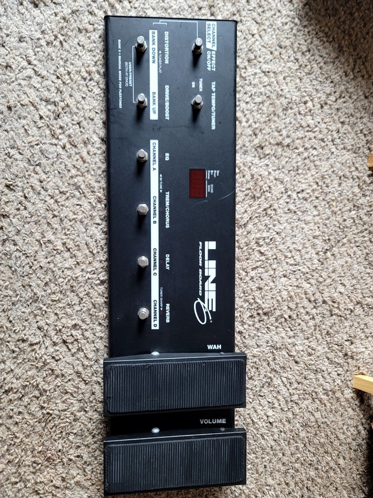 LINE 6 ELECTRIC GUITAR FLOOR BOARD