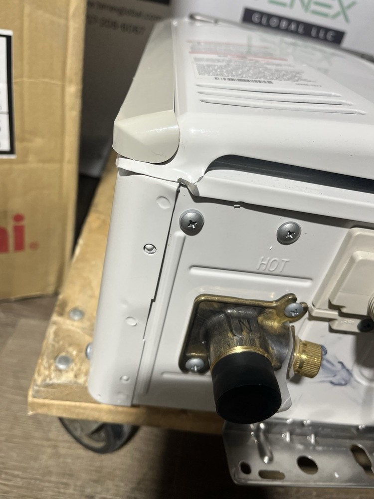 Rinnai V53DeN Outdoor Tankless Water Heater 120k BTU Natural Gas (B-23 #1548)