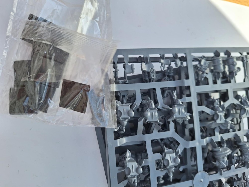 Warhammer Dwarf Miners Boxed, Plastic - opened