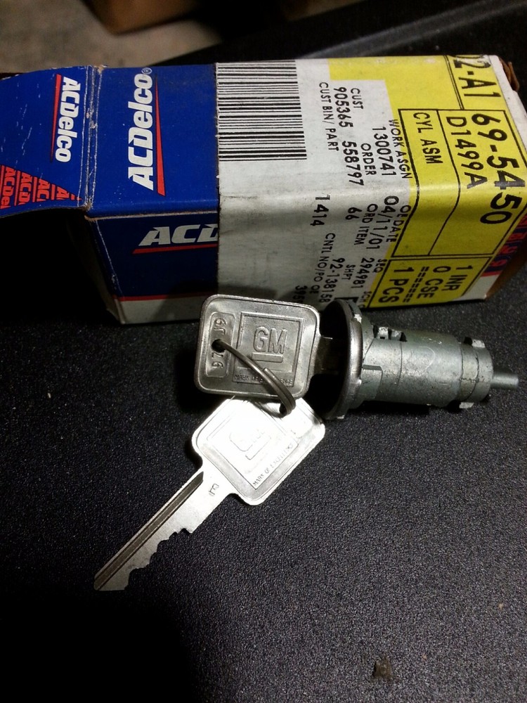 AC DELCO IGNITION SWITCH WITH KEYS D1499A