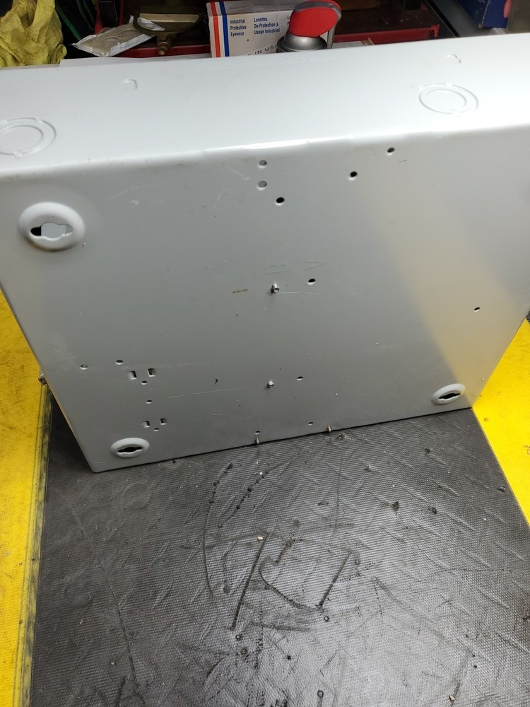 SIEMENS E0816ML-1125F CIRCUIT BREAKER PANEL