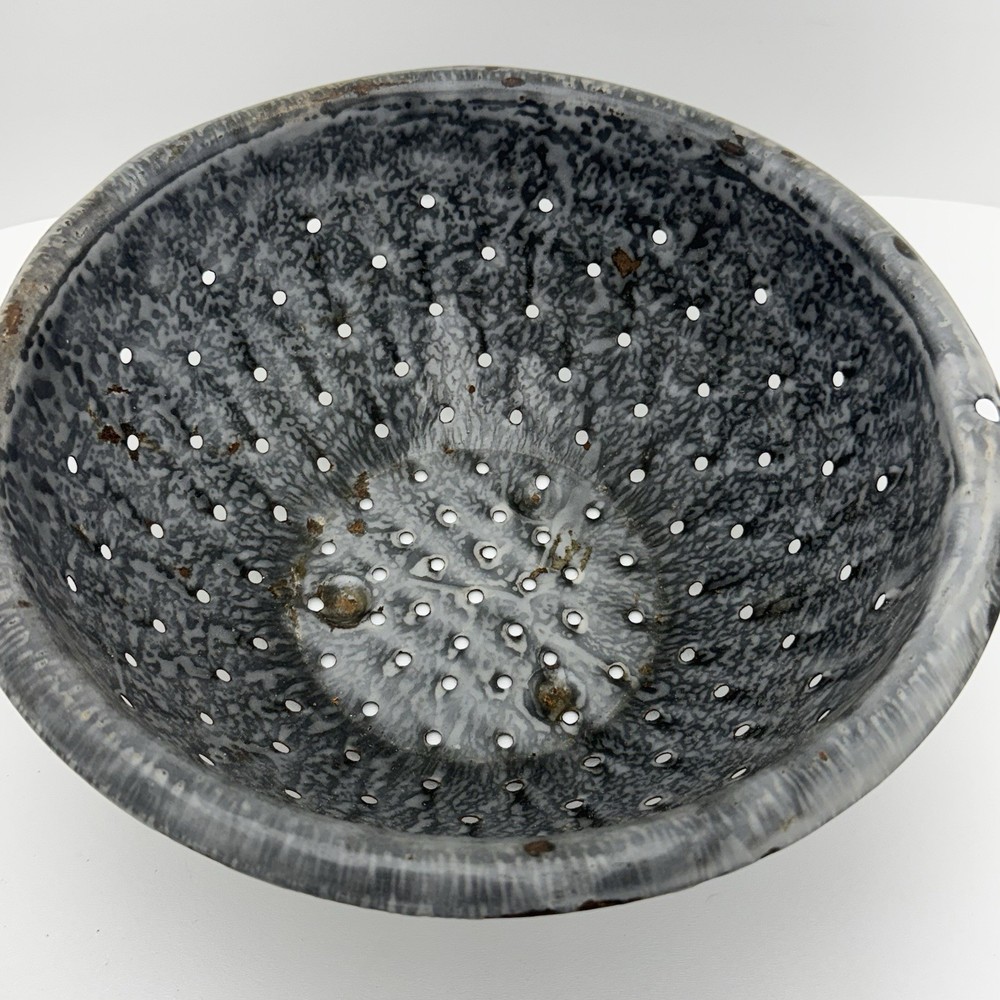 Vintage GRANITEWARE Enamelware COLANDER STRAINER Gray