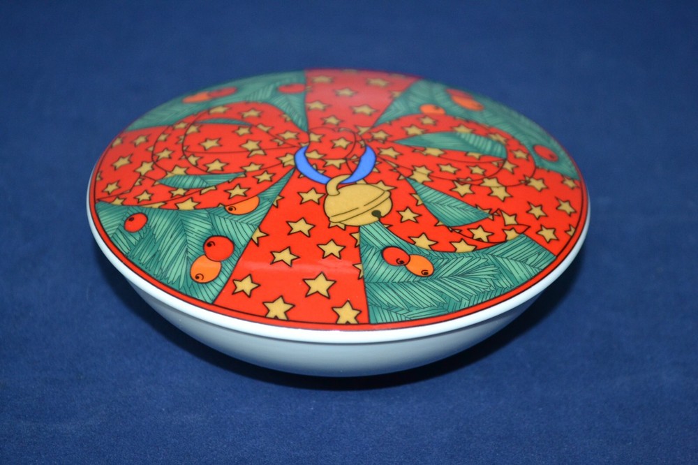 Villeroy & Boch Magic Christmas lidded box red bow