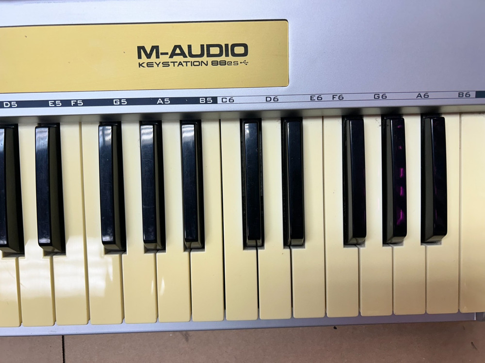 M-AUDIO Keystation 88ES Midi/USB Keyboard (BUS POWERED)