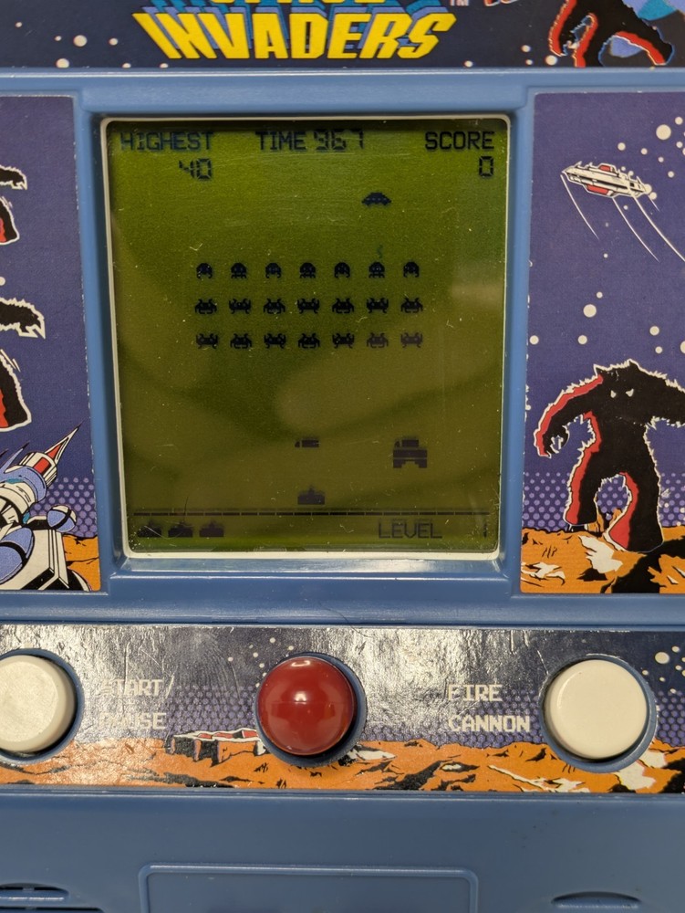 Pac-Man and Space Invaders Handheld Retro Mini Arcade Machines Tested BUNDLE