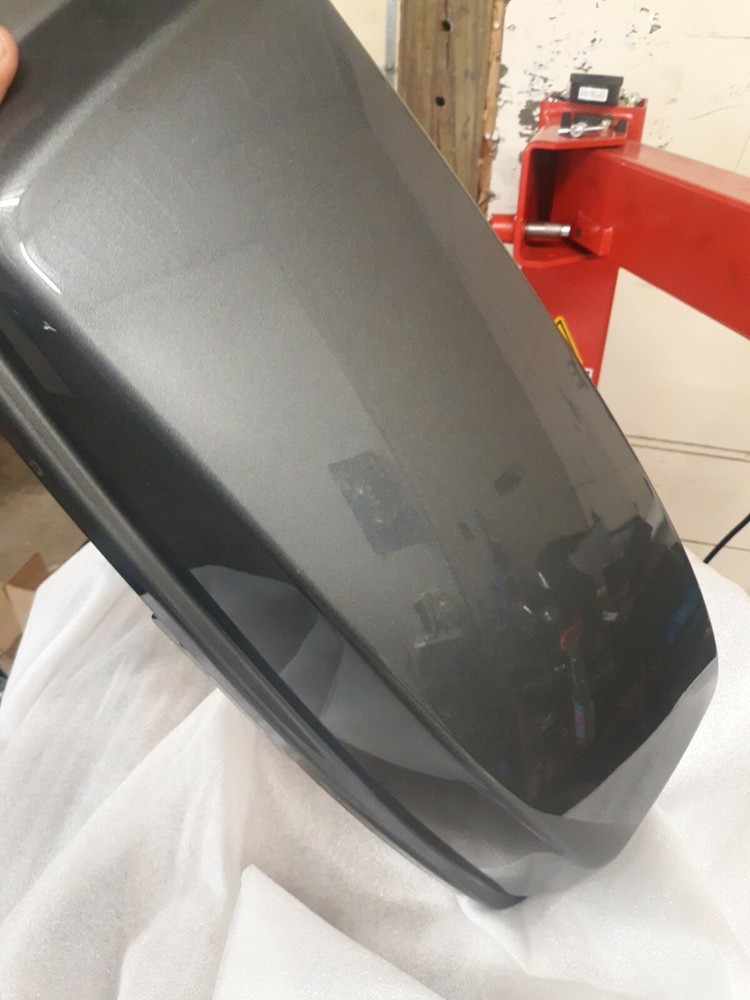 2021 Industrial Grey Gloss Right Lid New Take Off