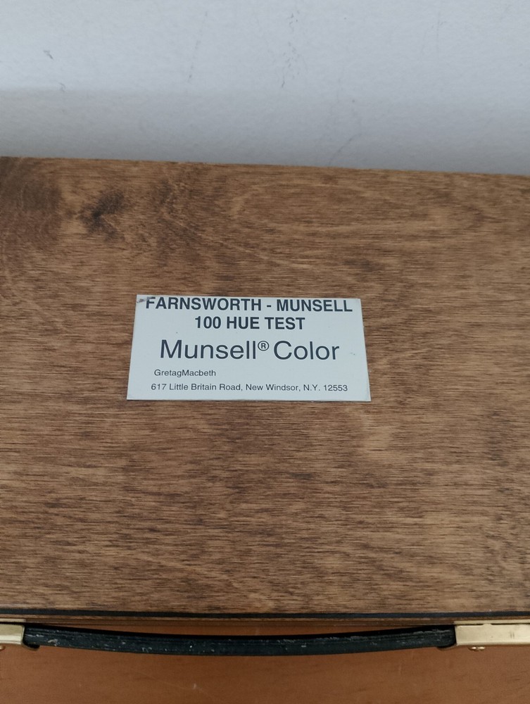 Farnsworth-Munsell 100 Hue Test