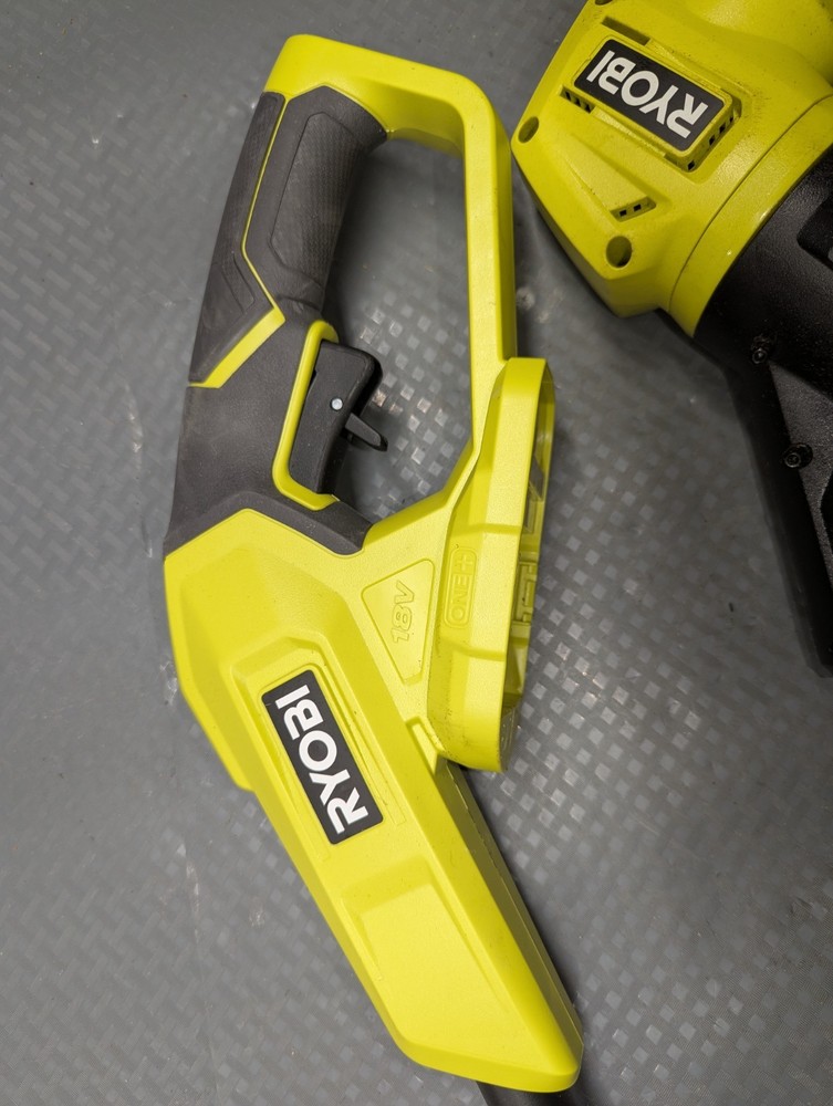 Ryobi 18V 13" Battery String Trimmer/Edger (SEE CONDITION) P20018 - 2025