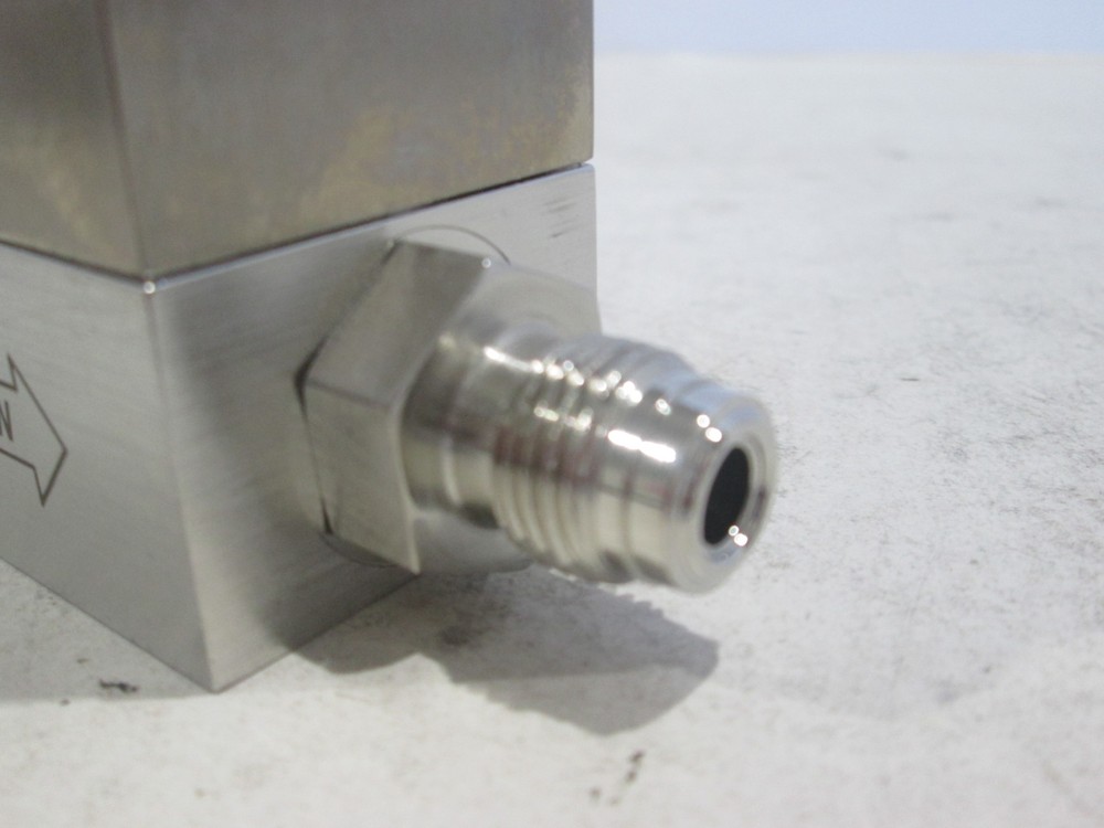 Unit, UFC-1100A, Mass Flow Controller, 100 SCCM, 2%ASH3/N2, Used