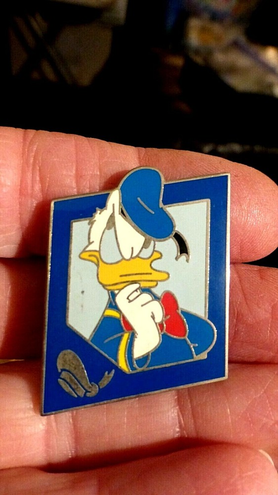 DISNEY PIN 2013 DONALD DUCK DEEP IN THOUGHT