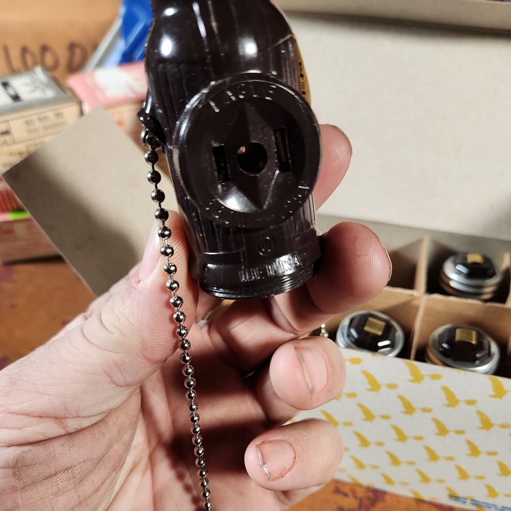 10 Eagle Bakelite Socket Adapters With Pull Chain USA Vintage polarized 718B