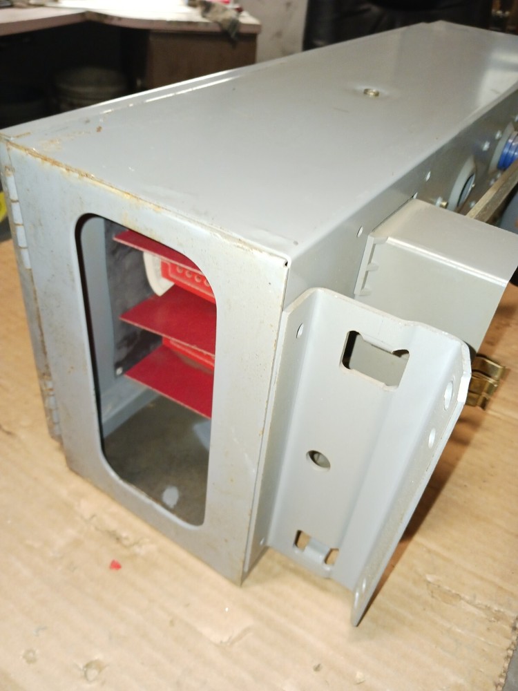 SQUARE D QMB QMB364W 200 AMP FUSIBLE PANEL PANELBOARD SWITCH 3 POLE 600 VAC