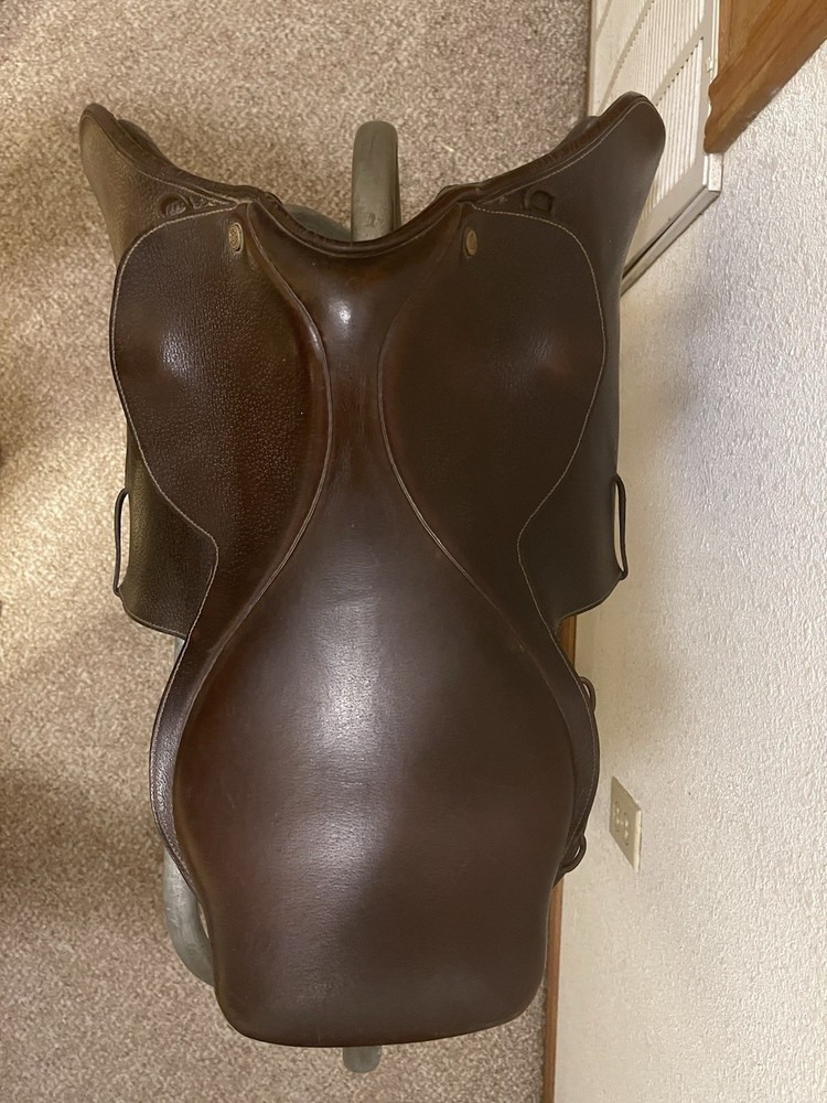 17 Collegiate Hunter/Jumper Saddle